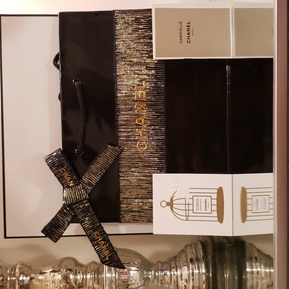 Chanel Bag & Ribbon Gift Set